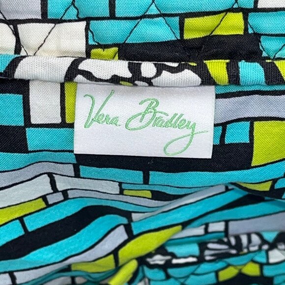 Vera Bradley Women’s Green/Blue/White Floral Quilted With Handles Duffel Bag - N - Picture 6 of 12